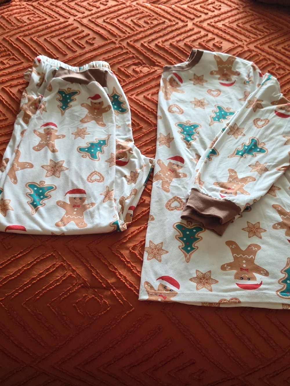 PatPat White Holiday Gingerbread & Tree Men's Pajama Set with Brown Trim